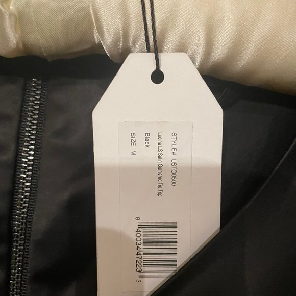 NWT Universal Standard Black Satin Blouse (Size M or 1X/18-20) - Picture 3 of 5